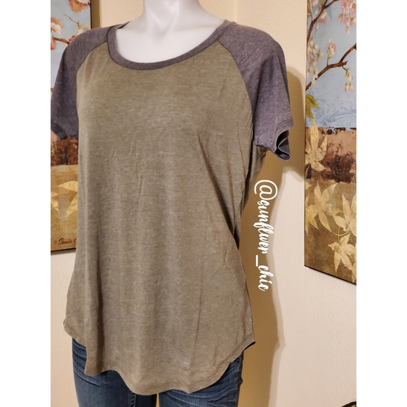 [NEW] Torrid Olive & Black Raglan Tee - Picture 8 of 15